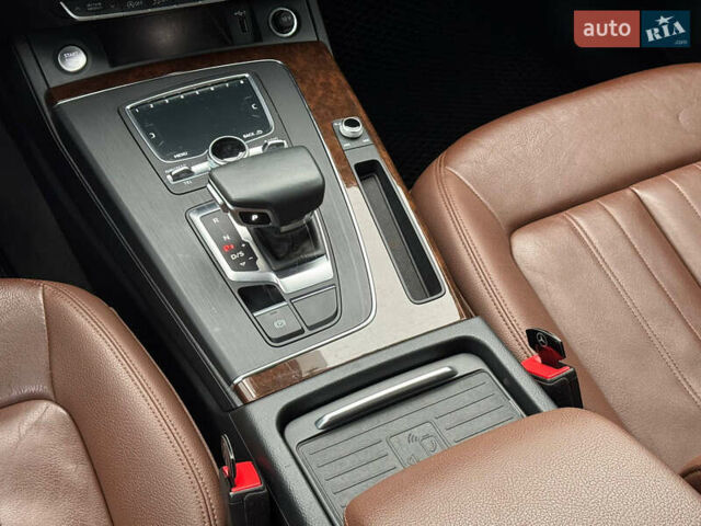 Синій Ауді Ку 5, об'ємом двигуна 1.98 л та пробігом 145 тис. км за 25500 $, фото 32 на Automoto.ua