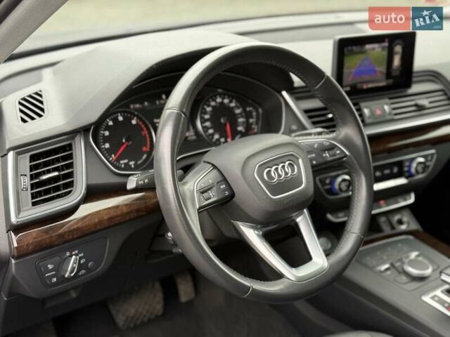 Синий Ауди Ку 5, объемом двигателя 2 л и пробегом 79 тыс. км за 25999 $, фото 62 на Automoto.ua