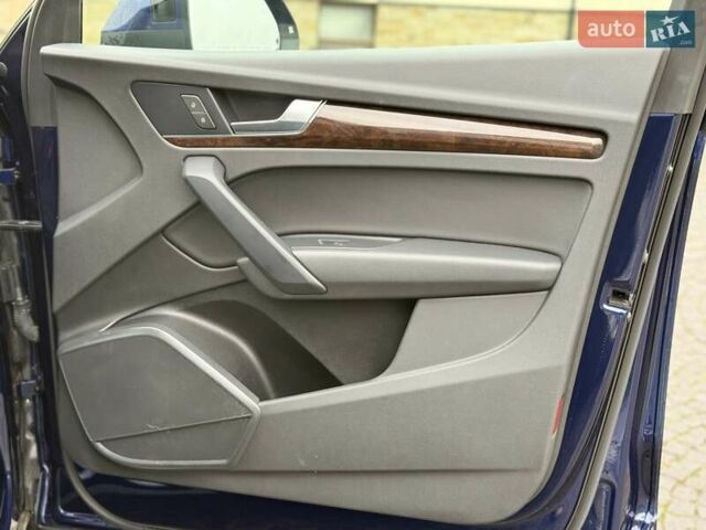 Синий Ауди Ку 5, объемом двигателя 2 л и пробегом 79 тыс. км за 25999 $, фото 78 на Automoto.ua