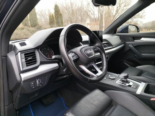 Синій Ауді Ку 5, об'ємом двигуна 2 л та пробігом 64 тис. км за 23500 $, фото 8 на Automoto.ua