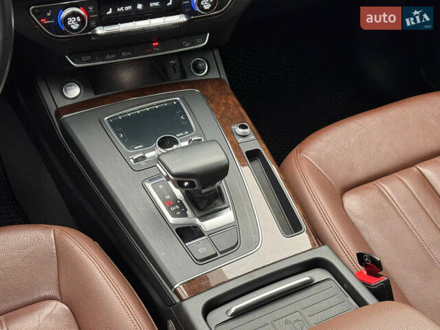 Синій Ауді Ку 5, об'ємом двигуна 1.98 л та пробігом 145 тис. км за 25500 $, фото 33 на Automoto.ua