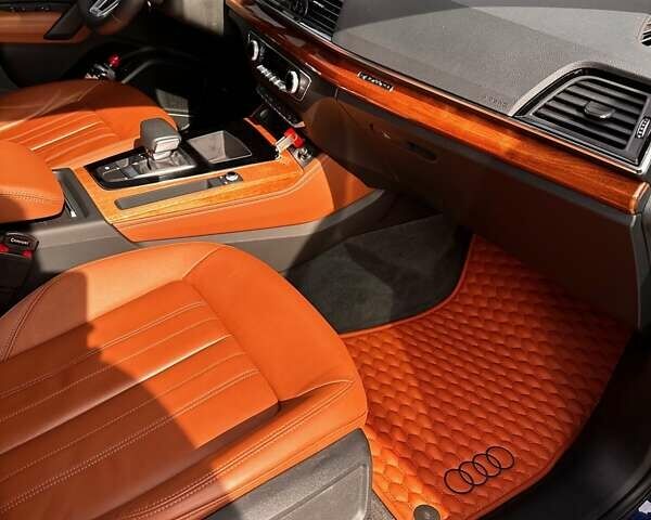 Синий Ауди Ку 5, объемом двигателя 1.98 л и пробегом 64 тыс. км за 39999 $, фото 2 на Automoto.ua