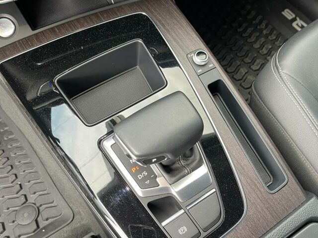 Синий Ауди Ку 5, объемом двигателя 2 л и пробегом 33 тыс. км за 29900 $, фото 14 на Automoto.ua