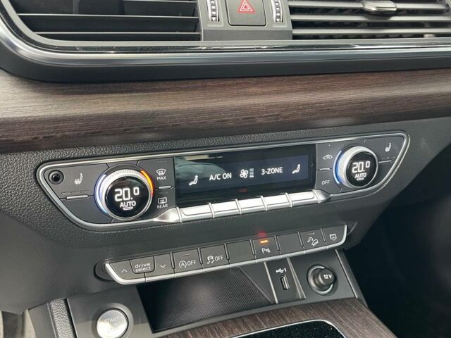 Синий Ауди Ку 5, объемом двигателя 2 л и пробегом 33 тыс. км за 29900 $, фото 13 на Automoto.ua