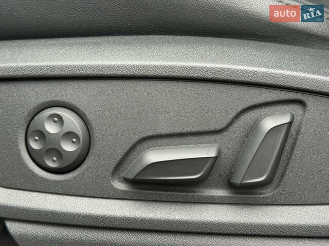 Синий Ауди Ку 5, объемом двигателя 2 л и пробегом 51 тыс. км за 33900 $, фото 28 на Automoto.ua