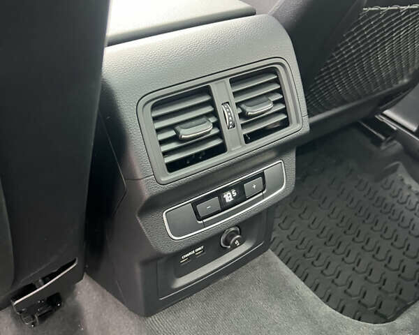 Синій Ауді Ку 5, об'ємом двигуна 1.98 л та пробігом 35 тис. км за 40700 $, фото 12 на Automoto.ua