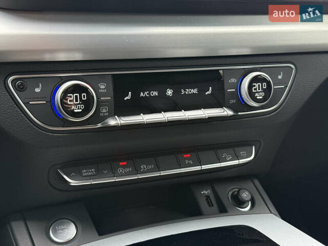 Синий Ауди Ку 5, объемом двигателя 2 л и пробегом 51 тыс. км за 33900 $, фото 21 на Automoto.ua