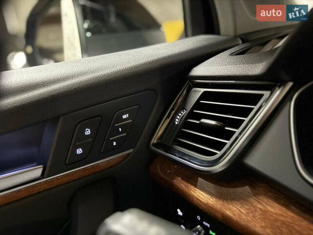 Синий Ауди Ку 5, объемом двигателя 1.98 л и пробегом 15 тыс. км за 41000 $, фото 27 на Automoto.ua