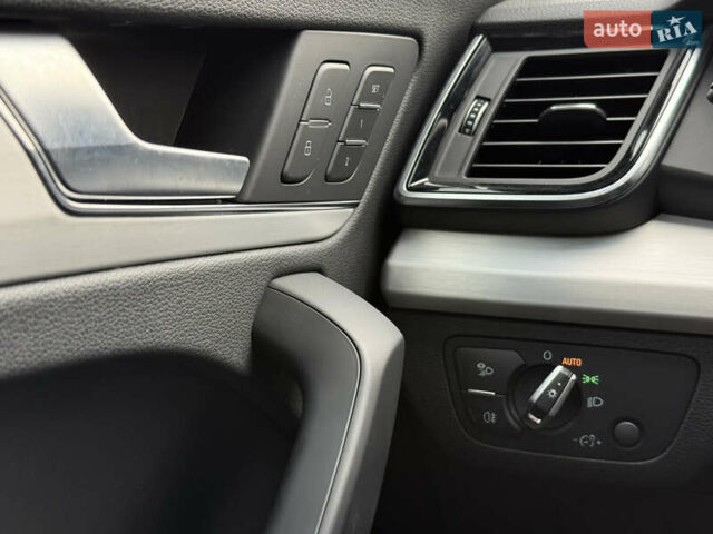 Синий Ауди Ку 5, объемом двигателя 2 л и пробегом 51 тыс. км за 33900 $, фото 23 на Automoto.ua