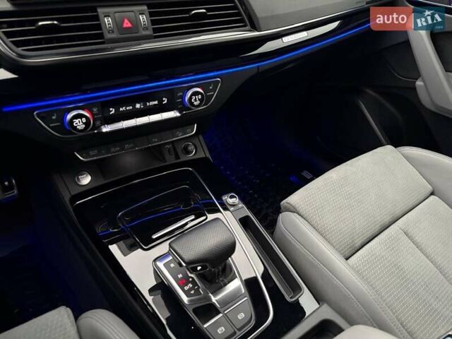 Синий Ауди Ку 5, объемом двигателя 2 л и пробегом 54 тыс. км за 58500 $, фото 16 на Automoto.ua