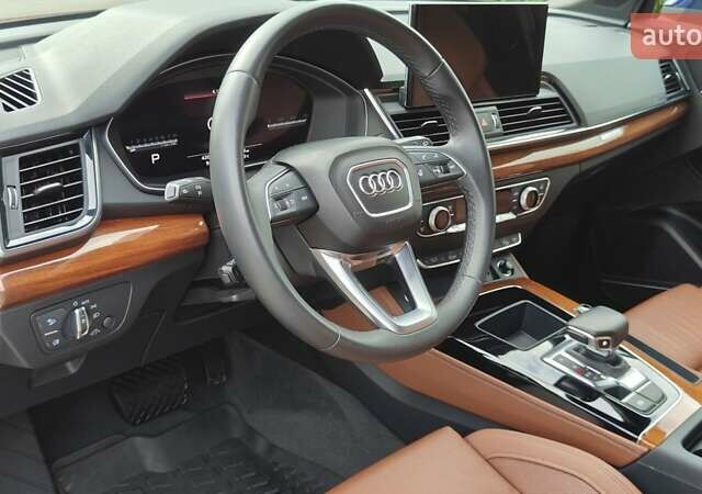 Синій Ауді Ку 5, об'ємом двигуна 2 л та пробігом 42 тис. км за 39700 $, фото 32 на Automoto.ua