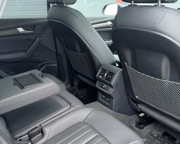 Синій Ауді Ку 5, об'ємом двигуна 1.98 л та пробігом 15 тис. км за 36700 $, фото 17 на Automoto.ua