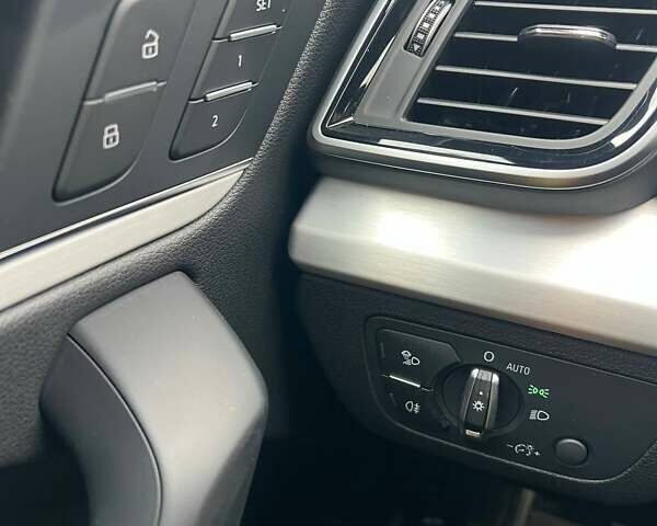 Синій Ауді Ку 5, об'ємом двигуна 1.98 л та пробігом 21 тис. км за 41000 $, фото 3 на Automoto.ua