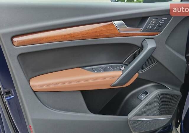 Синій Ауді Ку 5, об'ємом двигуна 2 л та пробігом 42 тис. км за 39700 $, фото 26 на Automoto.ua