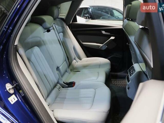 Синій Ауді Ку 5, об'ємом двигуна 1.98 л та пробігом 6 тис. км за 47900 $, фото 10 на Automoto.ua