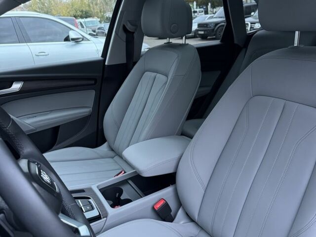 Ауди Ку 5 2024 в Киеве на Automoto.ua Синий Ауди Ку 5, объемом двигателя 0 л и пробегом 6 тыс. км за 46000 $, фото 16 на Automoto.ua