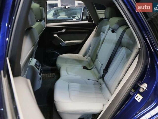 Синій Ауді Ку 5, об'ємом двигуна 1.98 л та пробігом 6 тис. км за 47900 $, фото 9 на Automoto.ua