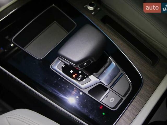 Синій Ауді Ку 5, об'ємом двигуна 1.98 л та пробігом 6 тис. км за 47900 $, фото 20 на Automoto.ua