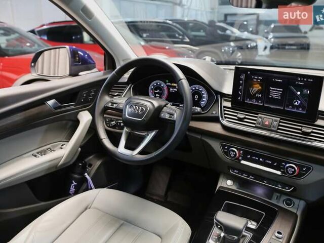 Синій Ауді Ку 5, об'ємом двигуна 1.98 л та пробігом 6 тис. км за 47900 $, фото 12 на Automoto.ua