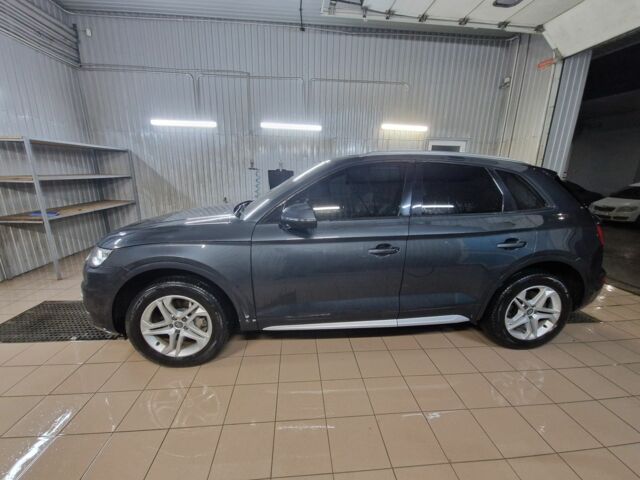 Синий Ауди Ку 5, объемом двигателя 2 л и пробегом 161 тыс. км за 25000 $, фото 7 на Automoto.ua