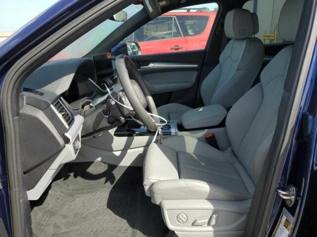 Синій Ауді Ку 5, об'ємом двигуна 2 л та пробігом 4 тис. км за 20000 $, фото 6 на Automoto.ua