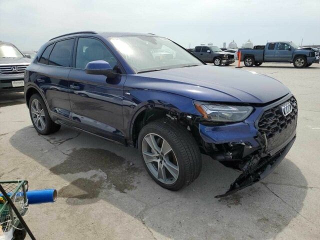 Синій Ауді Ку 5, об'ємом двигуна 2 л та пробігом 4 тис. км за 20000 $, фото 3 на Automoto.ua