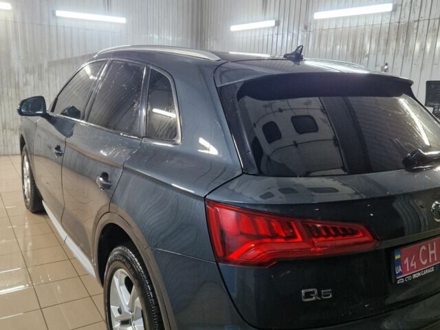 Синий Ауди Ку 5, объемом двигателя 2 л и пробегом 161 тыс. км за 25000 $, фото 4 на Automoto.ua