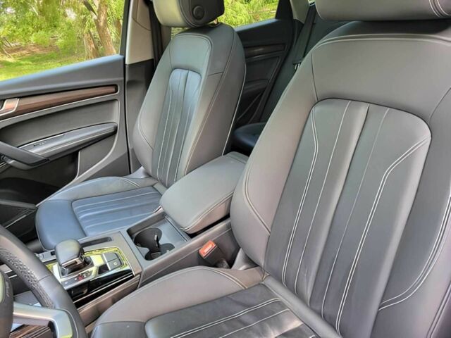 Зелений Ауді Ку 5, об'ємом двигуна 2 л та пробігом 14 тис. км за 10900 $, фото 8 на Automoto.ua