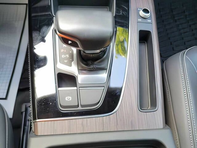 Зелений Ауді Ку 5, об'ємом двигуна 2 л та пробігом 14 тис. км за 10900 $, фото 11 на Automoto.ua