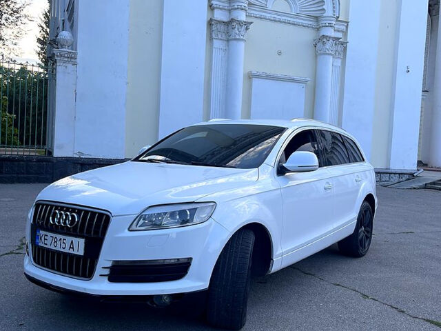 Білий Ауді Ку 7, об'ємом двигуна 4.2 л та пробігом 305 тис. км за 11000 $, фото 1 на Automoto.ua