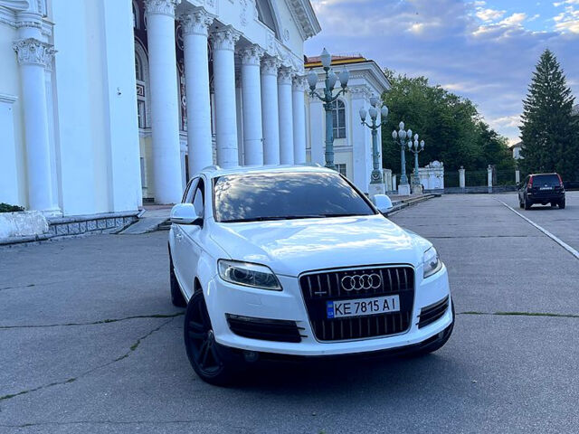 Білий Ауді Ку 7, об'ємом двигуна 4.2 л та пробігом 305 тис. км за 11000 $, фото 2 на Automoto.ua