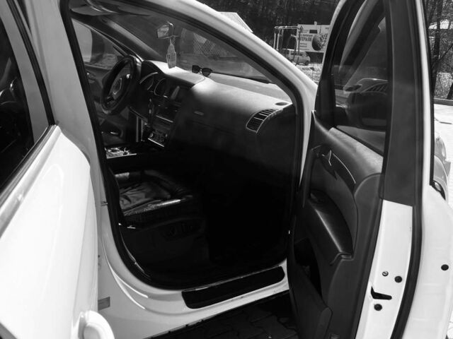 Білий Ауді Ку 7, об'ємом двигуна 3 л та пробігом 300 тис. км за 10300 $, фото 4 на Automoto.ua