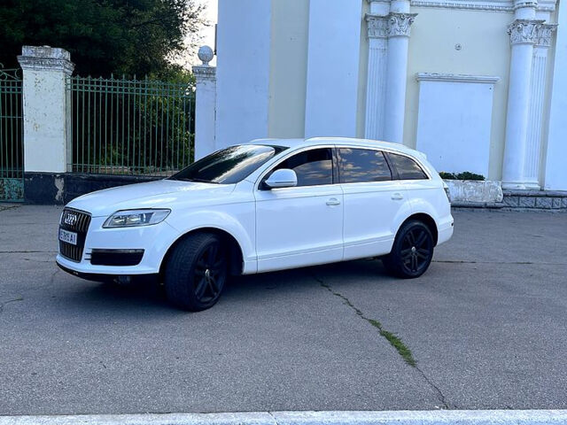 Білий Ауді Ку 7, об'ємом двигуна 4.2 л та пробігом 305 тис. км за 11000 $, фото 9 на Automoto.ua