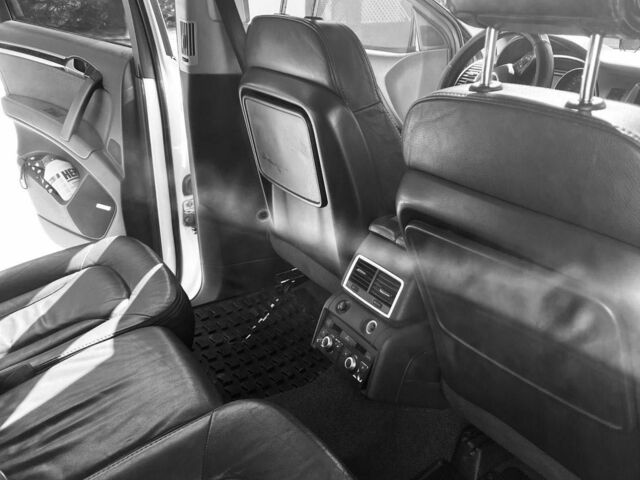 Білий Ауді Ку 7, об'ємом двигуна 3 л та пробігом 300 тис. км за 10300 $, фото 5 на Automoto.ua