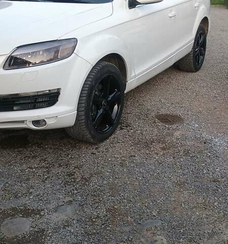 Белый Ауди Ку 7, объемом двигателя 3 л и пробегом 340 тыс. км за 11000 $, фото 2 на Automoto.ua