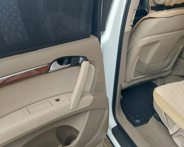 Белый Ауди Ку 7, объемом двигателя 2.97 л и пробегом 198 тыс. км за 17500 $, фото 18 на Automoto.ua