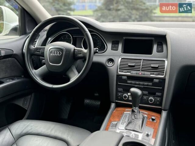 Білий Ауді Ку 7, об'ємом двигуна 3 л та пробігом 159 тис. км за 16500 $, фото 68 на Automoto.ua