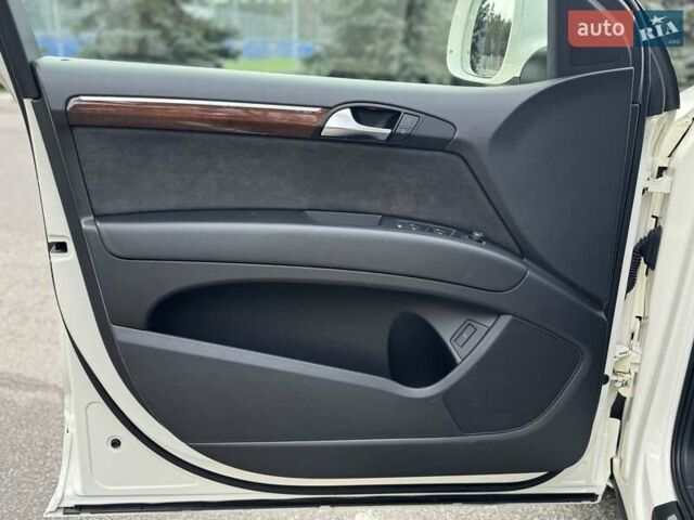 Білий Ауді Ку 7, об'ємом двигуна 3 л та пробігом 159 тис. км за 16500 $, фото 26 на Automoto.ua