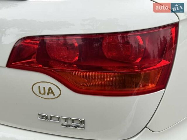 Білий Ауді Ку 7, об'ємом двигуна 3 л та пробігом 159 тис. км за 16500 $, фото 15 на Automoto.ua