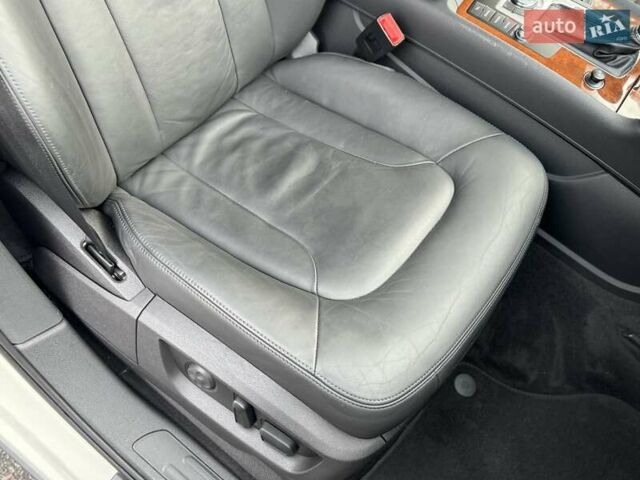 Білий Ауді Ку 7, об'ємом двигуна 3 л та пробігом 159 тис. км за 16500 $, фото 62 на Automoto.ua