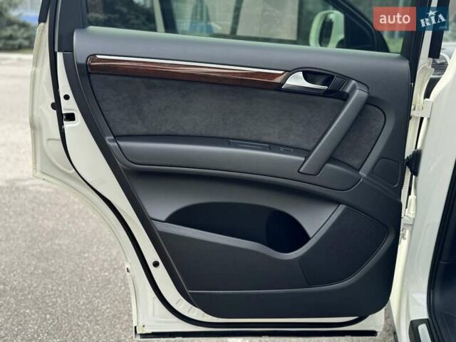 Білий Ауді Ку 7, об'ємом двигуна 3 л та пробігом 159 тис. км за 16500 $, фото 49 на Automoto.ua