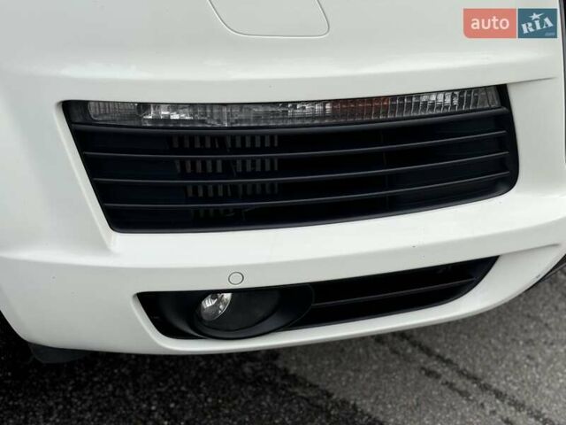 Білий Ауді Ку 7, об'ємом двигуна 3 л та пробігом 159 тис. км за 16500 $, фото 12 на Automoto.ua
