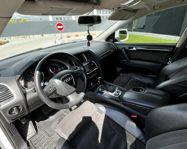 Белый Ауди Ку 7, объемом двигателя 2.97 л и пробегом 301 тыс. км за 16999 $, фото 22 на Automoto.ua