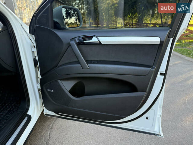 Белый Ауди Ку 7, объемом двигателя 2.97 л и пробегом 350 тыс. км за 17800 $, фото 13 на Automoto.ua