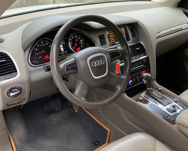 Білий Ауді Ку 7, об'ємом двигуна 3 л та пробігом 214 тис. км за 13500 $, фото 67 на Automoto.ua