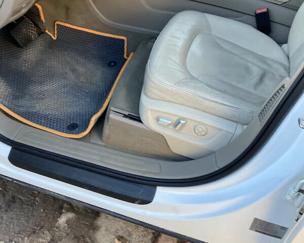 Білий Ауді Ку 7, об'ємом двигуна 3 л та пробігом 214 тис. км за 13500 $, фото 25 на Automoto.ua