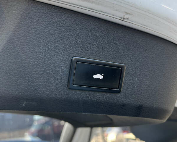 Білий Ауді Ку 7, об'ємом двигуна 2.99 л та пробігом 246 тис. км за 16200 $, фото 22 на Automoto.ua