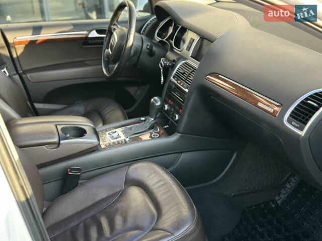 Ауди Ку 7 2010 в Ивано-Франковске на Automoto.ua Белый Ауди Ку 7, объемом двигателя 2.97 л и пробегом 355 тыс. км за 16500 $, фото 29 на Automoto.ua