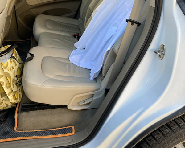 Білий Ауді Ку 7, об'ємом двигуна 3 л та пробігом 214 тис. км за 13500 $, фото 18 на Automoto.ua