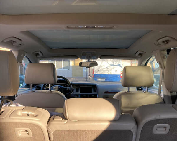 Білий Ауді Ку 7, об'ємом двигуна 3 л та пробігом 214 тис. км за 13500 $, фото 32 на Automoto.ua